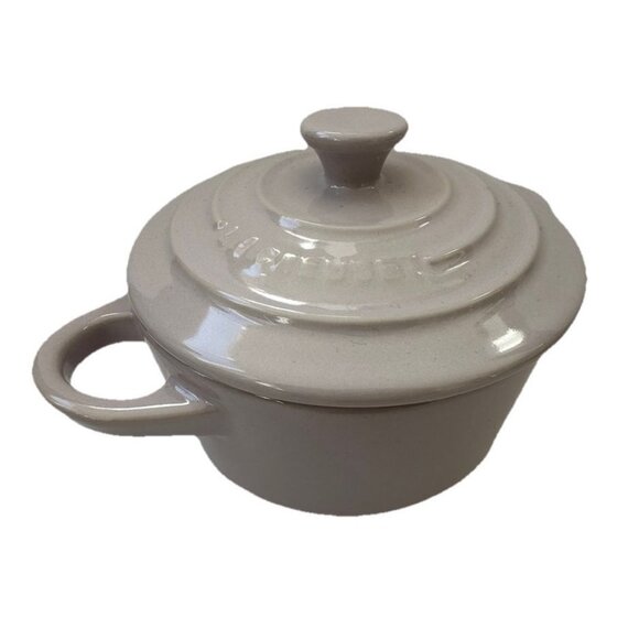 Le Creuset Mini Cocotte Petite Round Casserole 8 oz Stoneware Lavender 0.25L NOS - Picture 4 of 11